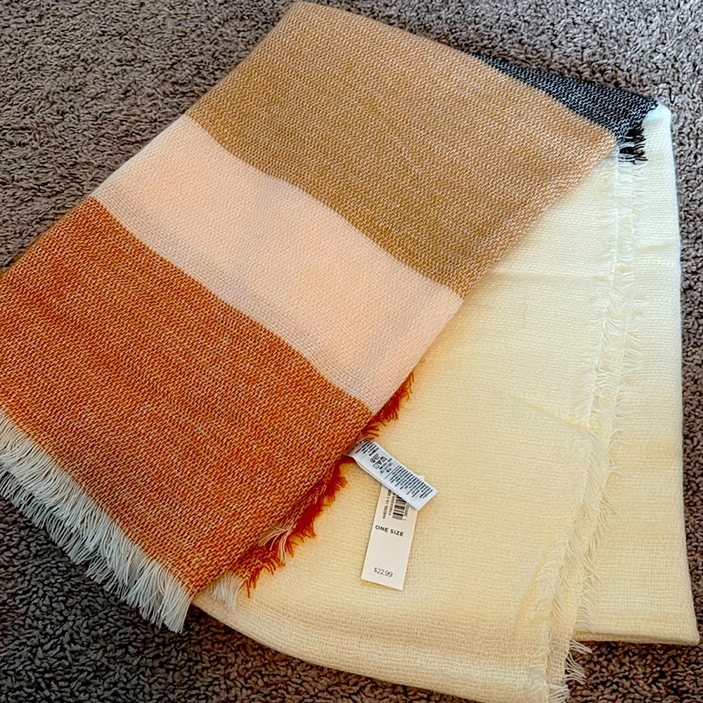 Old navy scarf/wrap
